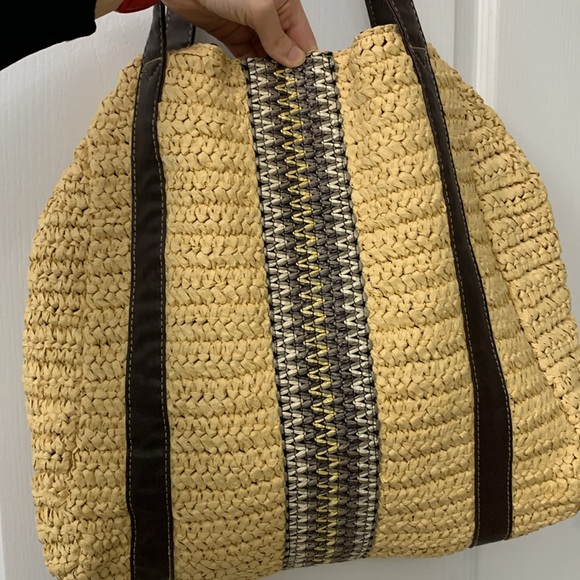 2-in-1 New York & Company Straw Convertable Bag - Picture 7 of 17